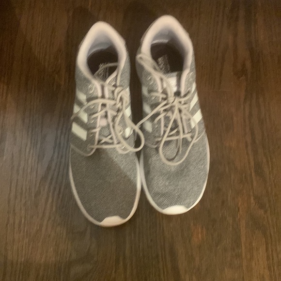 Adidas Racer Running Sneaker with Memory foam foot bed size 9 in gray - Picture 5 of 5